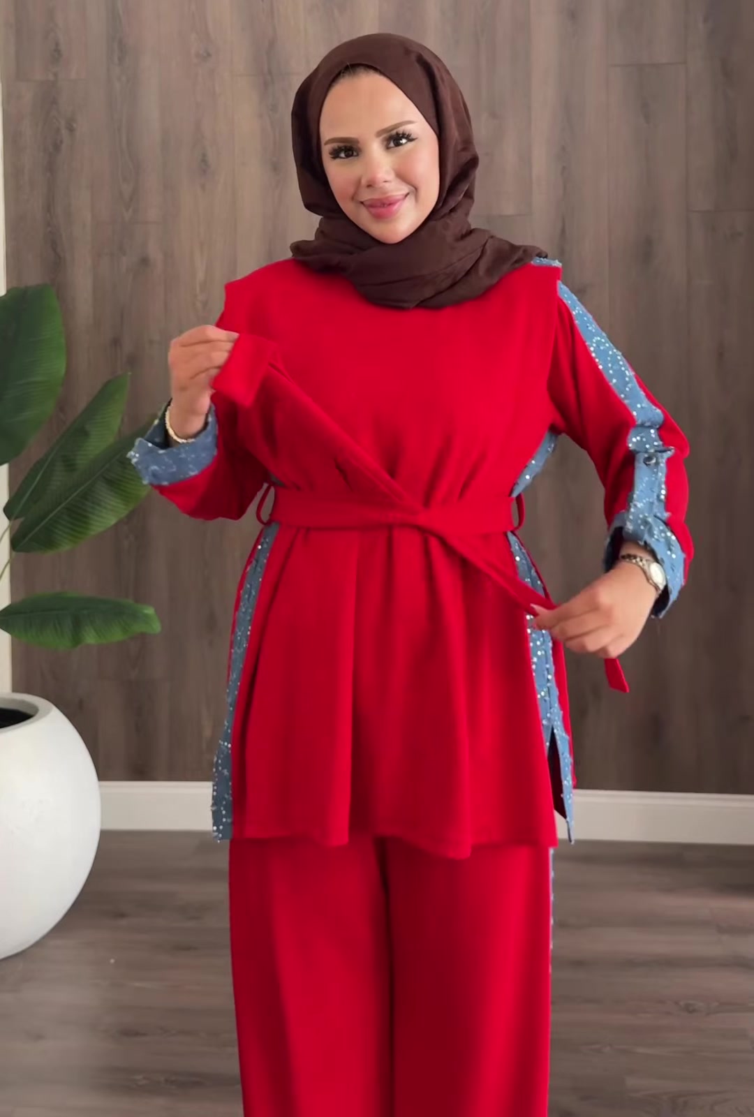 طقم أيلين الأحمر – الحزام