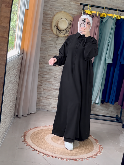 طقم طويل من قطعتين باللون الأسود — معاينة اللون بتعديل صورة الموديل